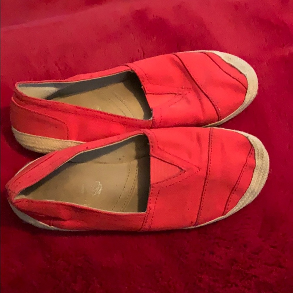 Sneaker shoes